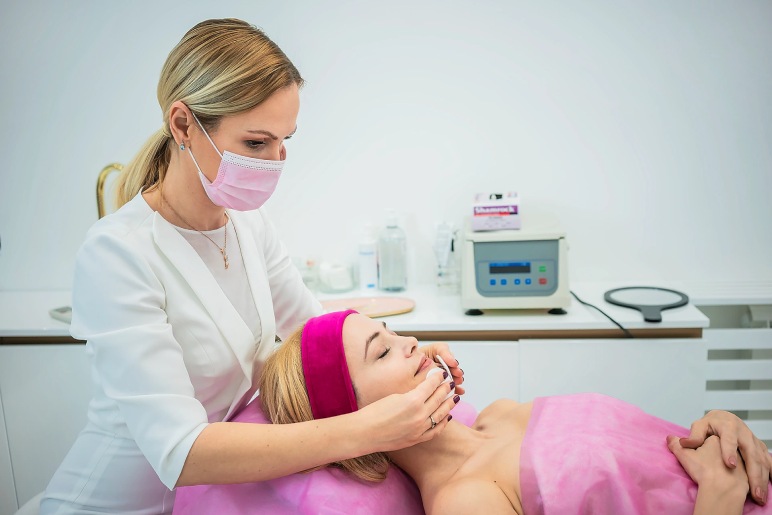 Understanding the Role of an Esthetician